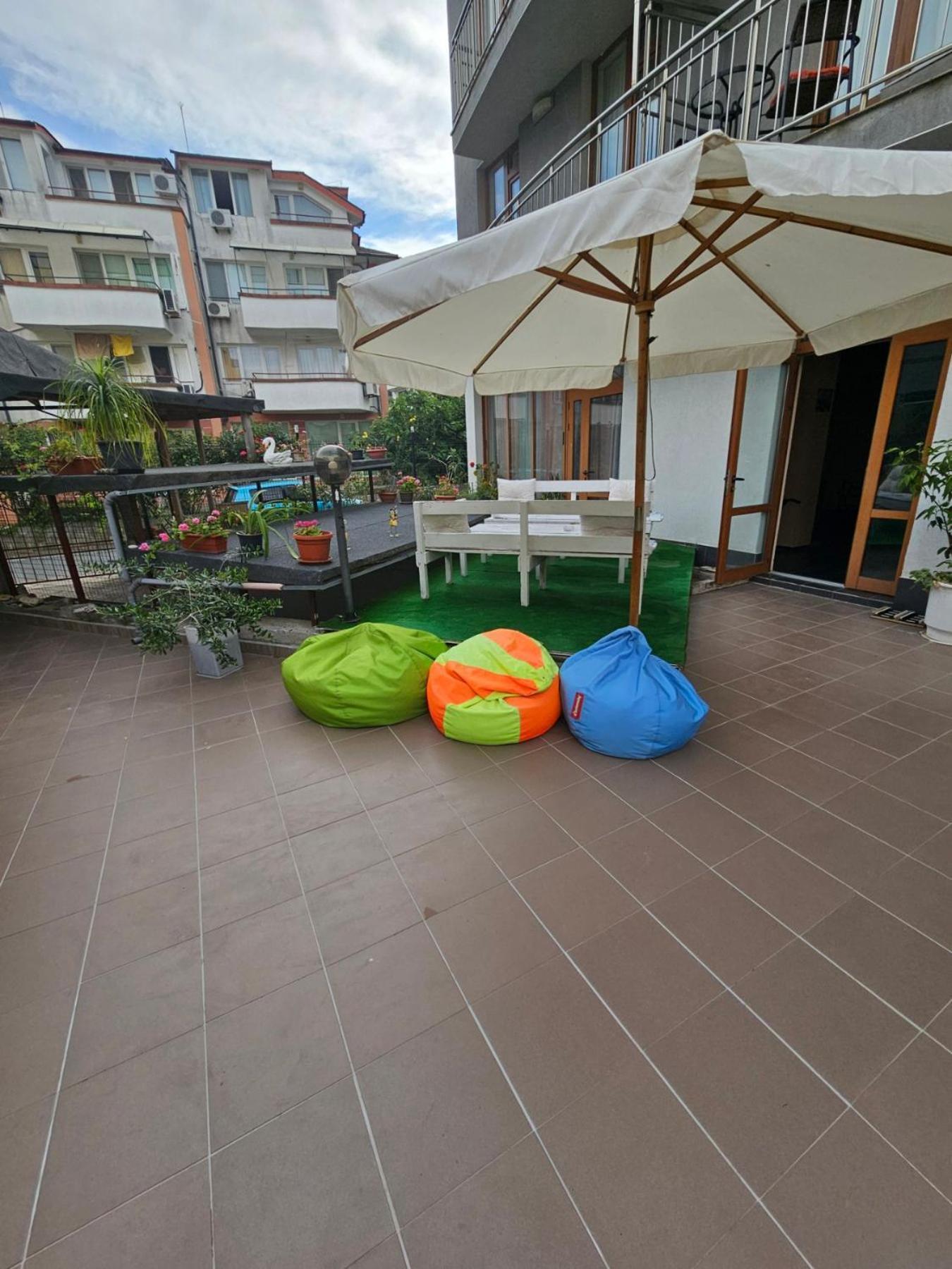Guest House Petrovi Равда Екстер'єр фото