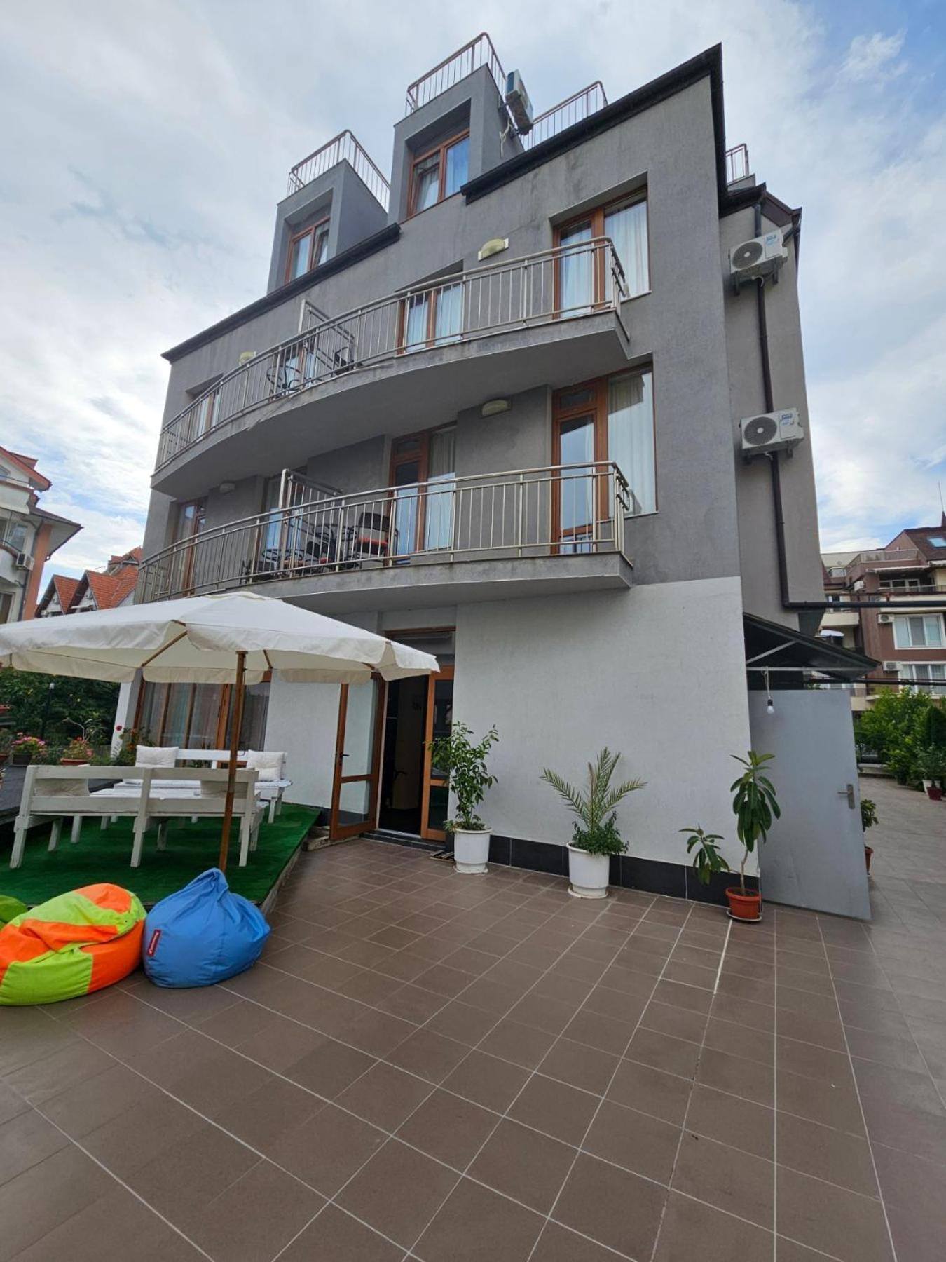 Guest House Petrovi Равда Екстер'єр фото
