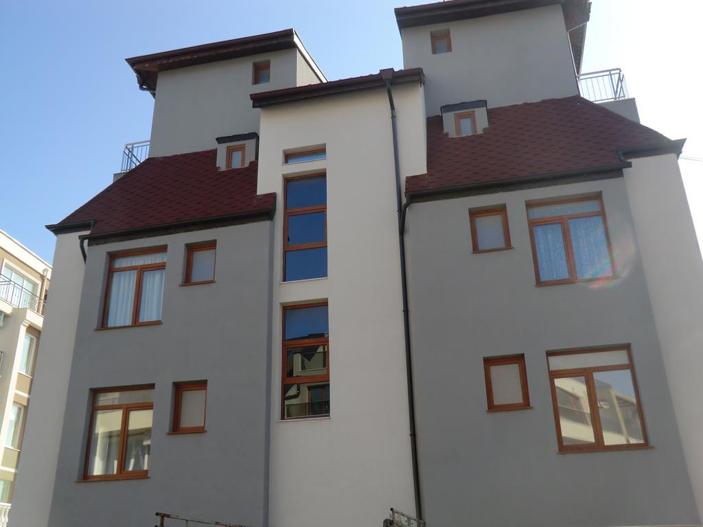Guest House Petrovi Равда Екстер'єр фото
